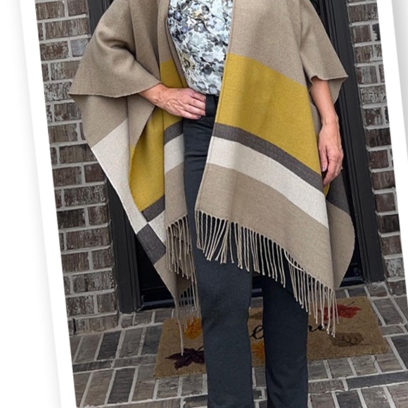 Cabi Travel Cape, One size - Picture 4 of 4